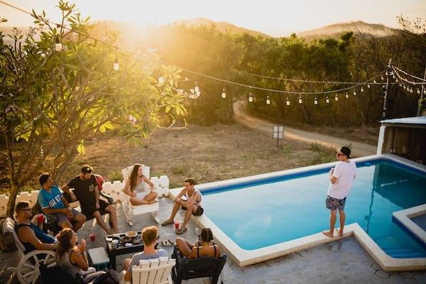 Le meilleur pisciniste à Annecy pour transformer votre jardin et terrasse